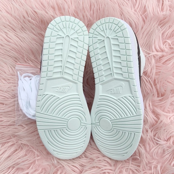 New Women’s Jordan 1 Low Sneakers - Picture 5 of 12